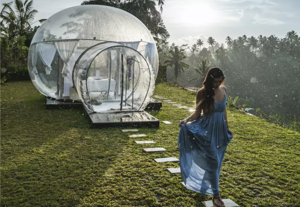 romantic bubble tent